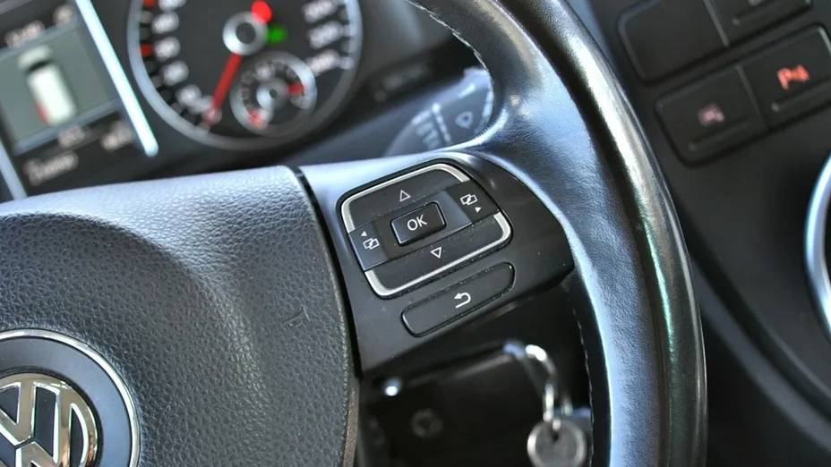 VOLKSWAGEN Multivan -