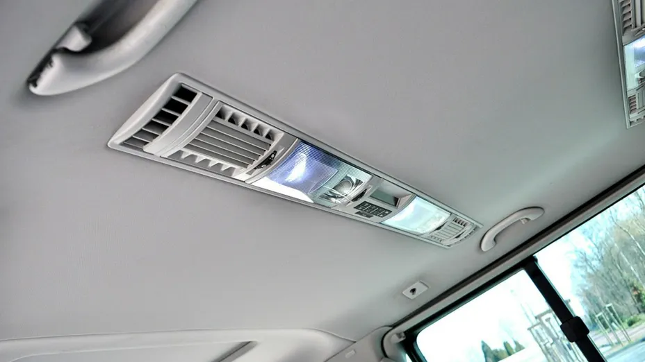 VOLKSWAGEN Multivan -