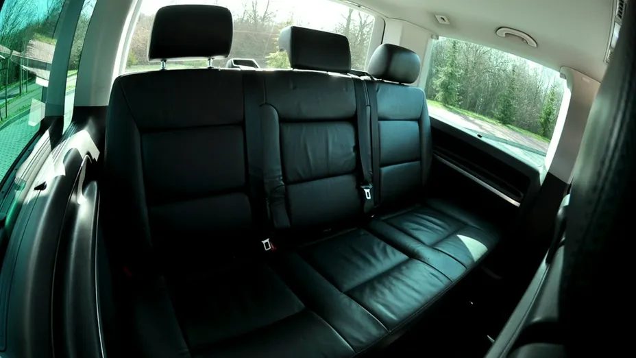 VOLKSWAGEN Multivan -