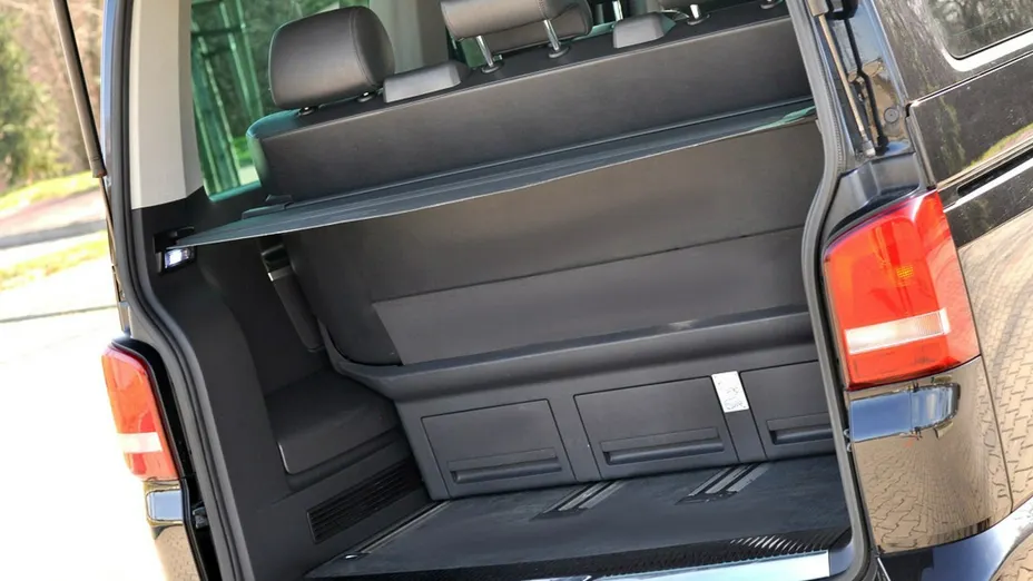 VOLKSWAGEN Multivan -