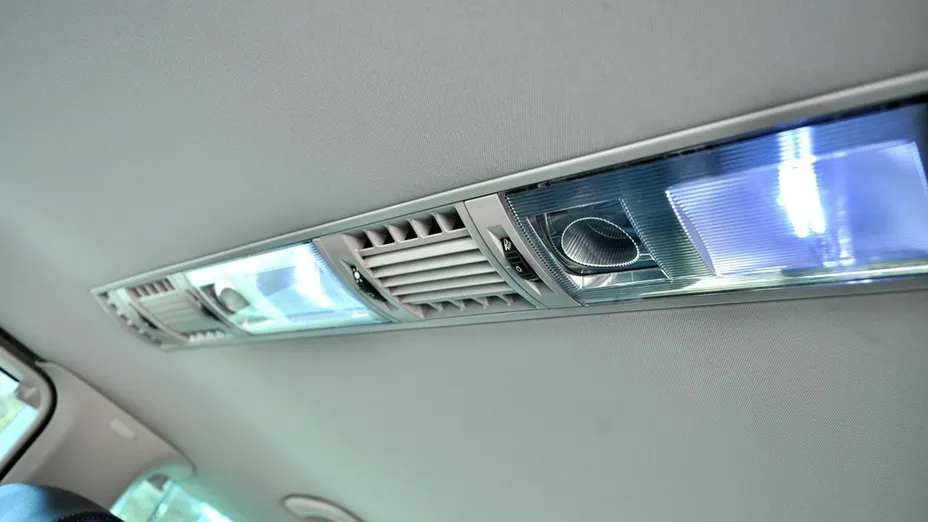 VOLKSWAGEN Multivan -