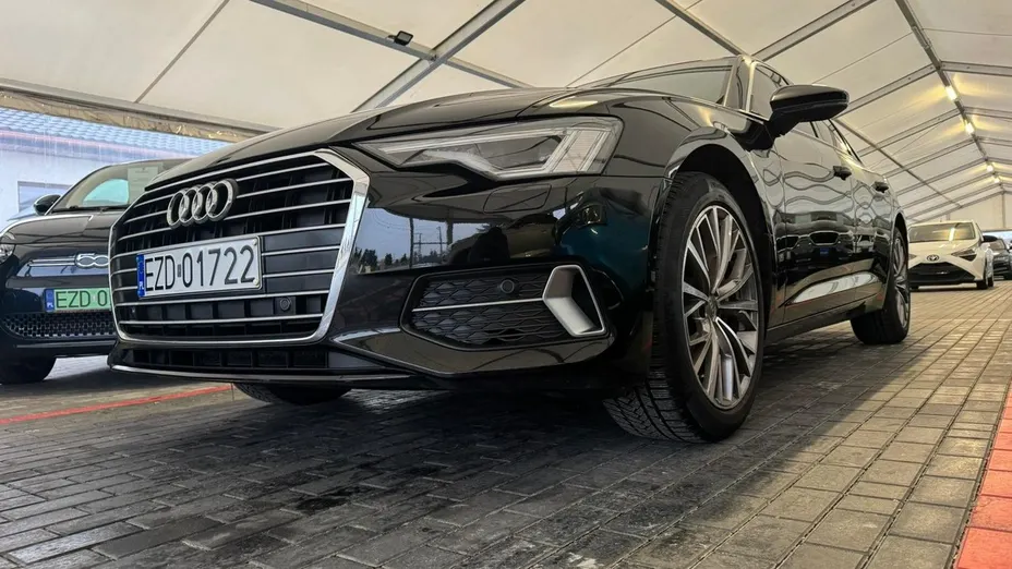 AUDI A6 -