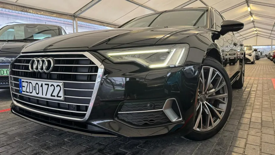 AUDI A6 -
