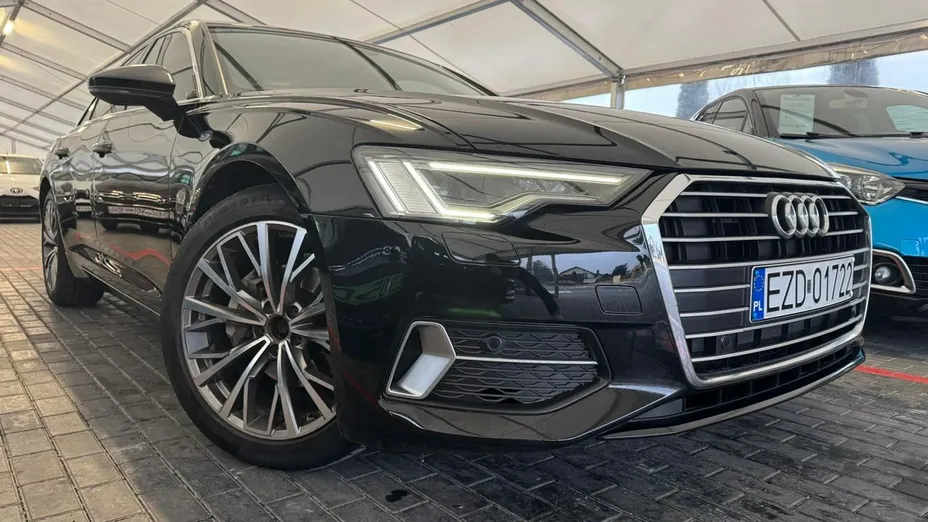 AUDI A6 -