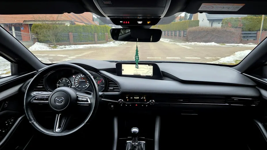 MAZDA 3 -