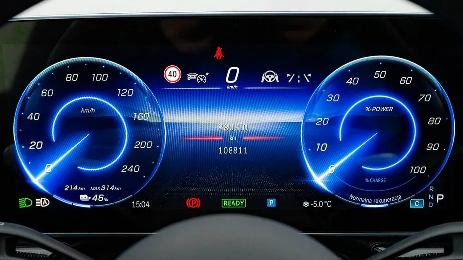 MERCEDES-BENZ EQS -