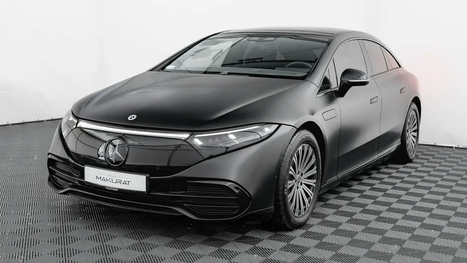 MERCEDES-BENZ EQS -