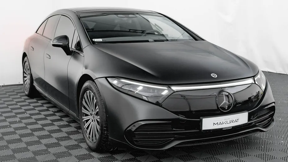 MERCEDES-BENZ EQS -