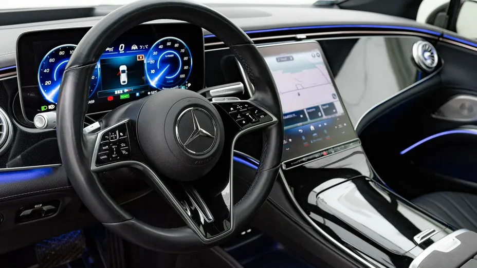 MERCEDES-BENZ EQS -