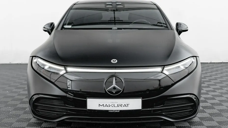 MERCEDES-BENZ EQS -