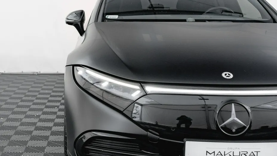 MERCEDES-BENZ EQS -