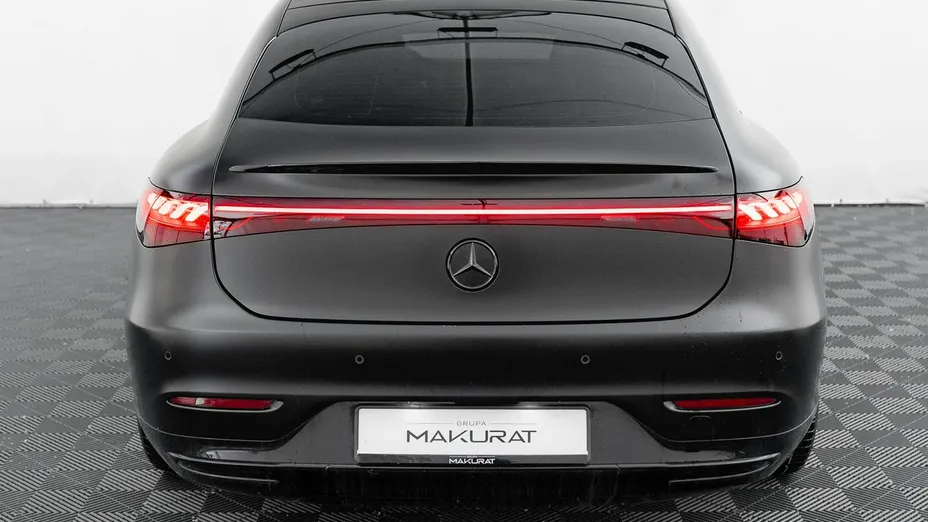 MERCEDES-BENZ EQS -