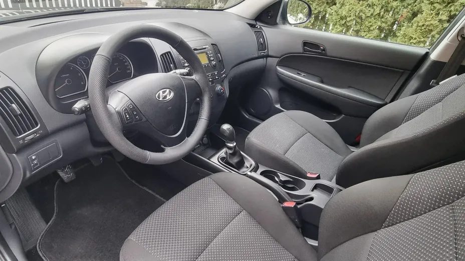 HYUNDAI i30 -