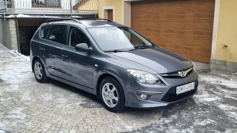 HYUNDAI i30 -