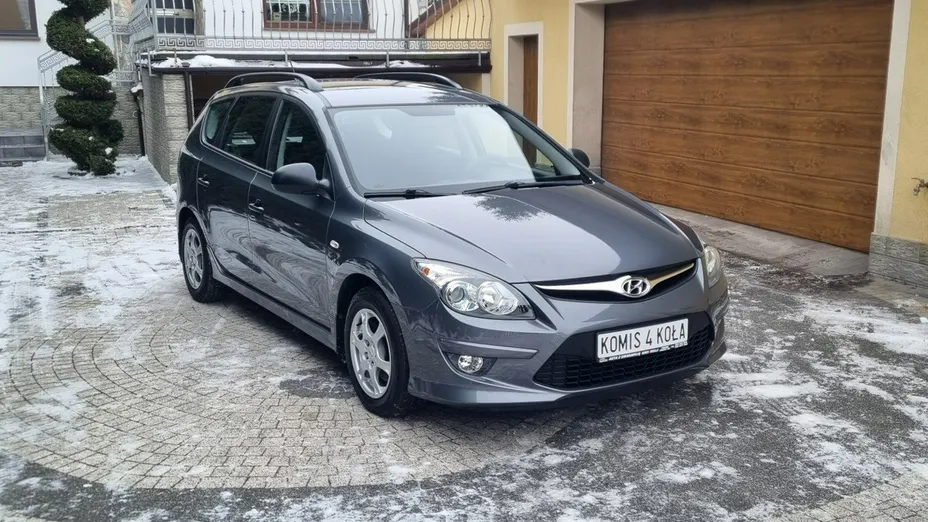 HYUNDAI i30 -