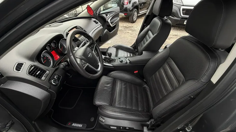 OPEL Insignia -