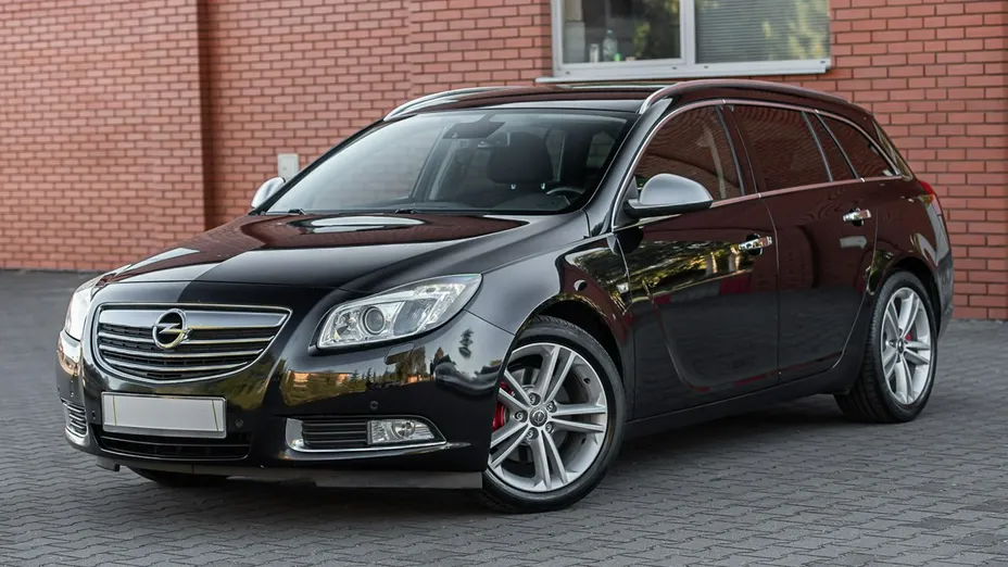 OPEL Insignia -