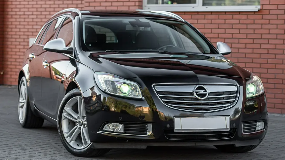 OPEL Insignia -
