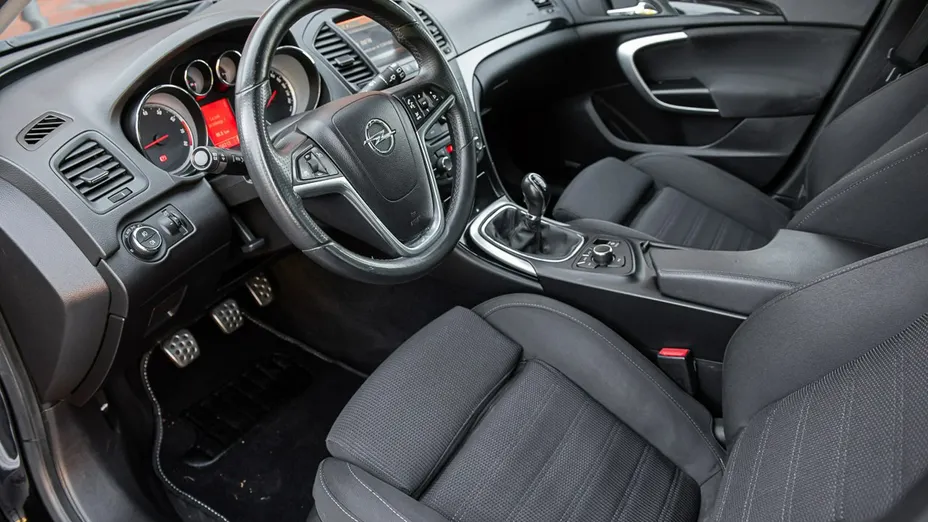 OPEL Insignia -
