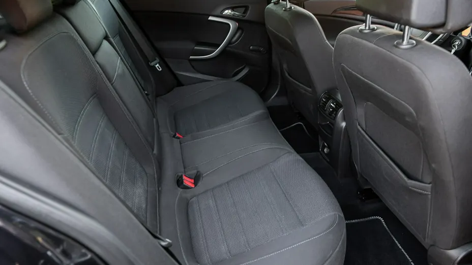 OPEL Insignia -