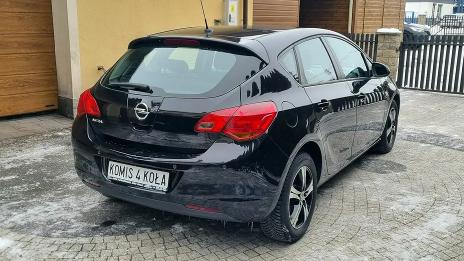 OPEL Astra -