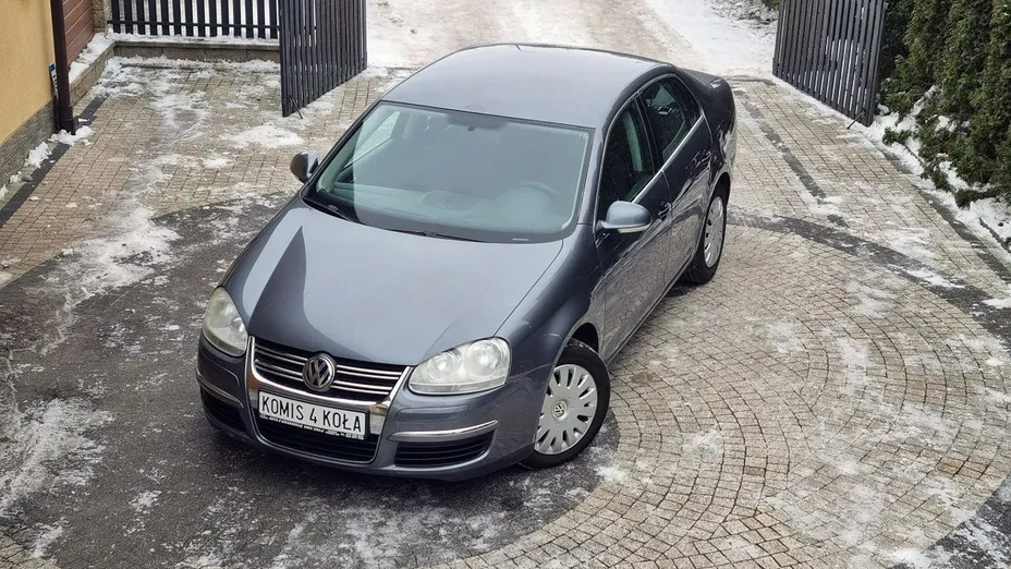 VOLKSWAGEN Jetta -