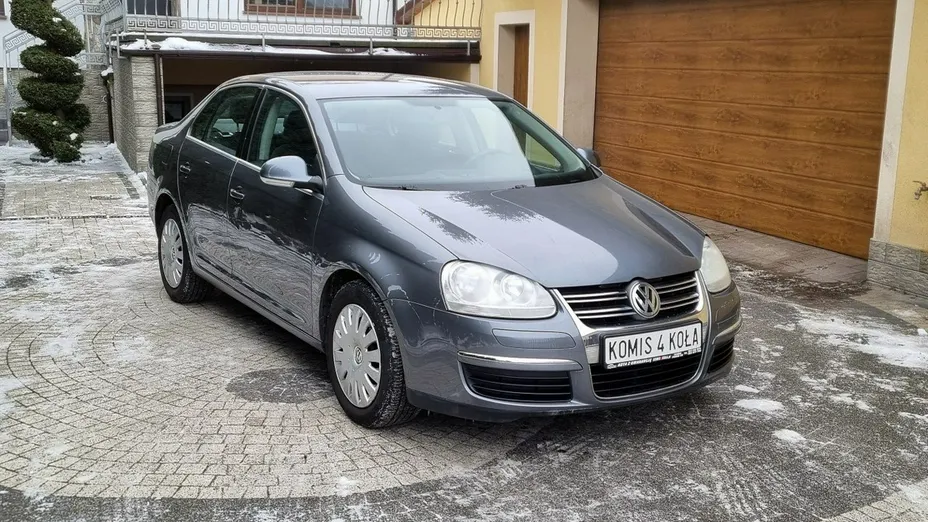 VOLKSWAGEN Jetta -