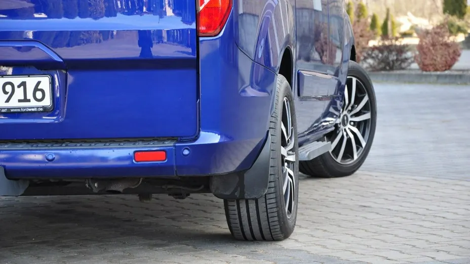 FORD Tourneo Custom -