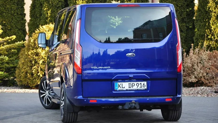 FORD Tourneo Custom -