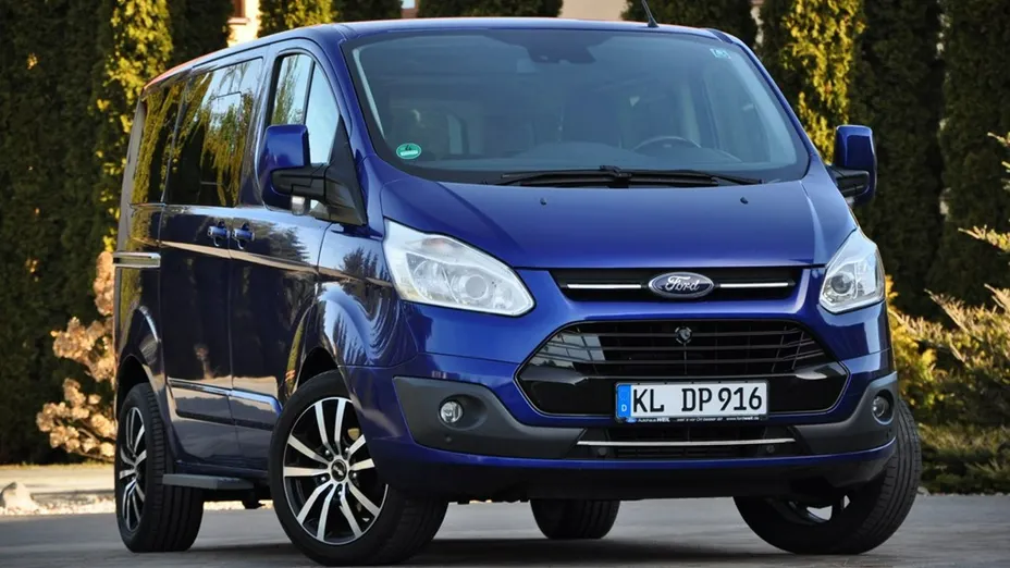 FORD Tourneo Custom -