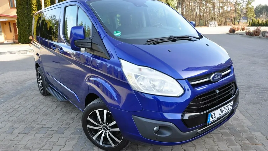 FORD Tourneo Custom -
