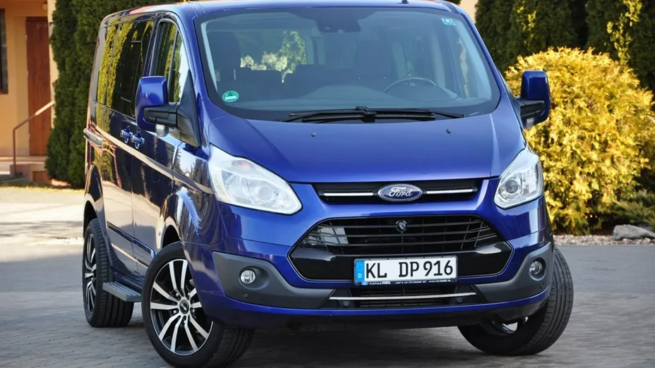 FORD Tourneo Custom -
