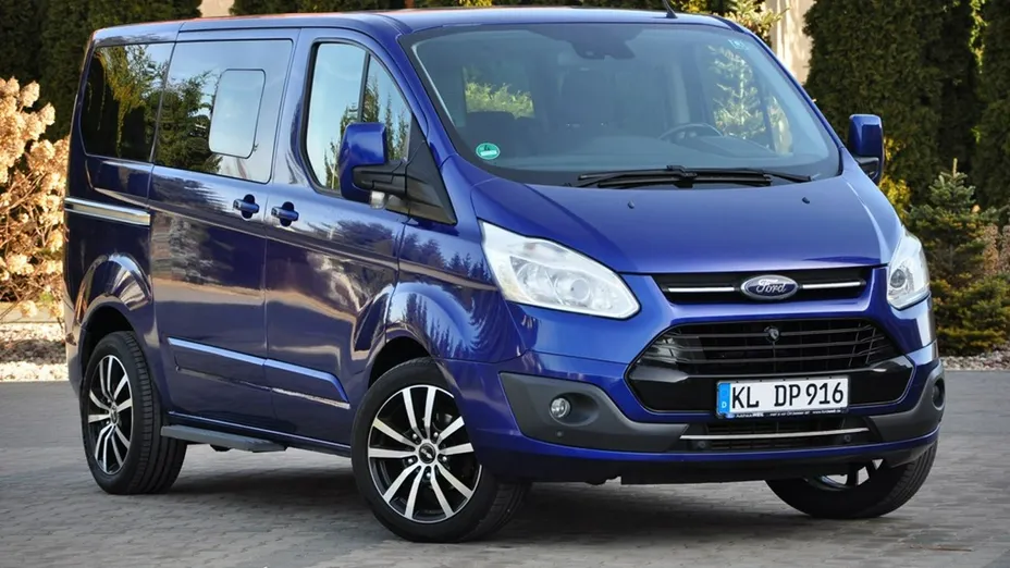 FORD Tourneo Custom -