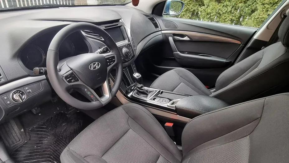 HYUNDAI i40 -