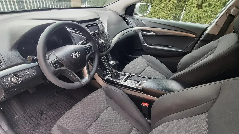 HYUNDAI i40 -