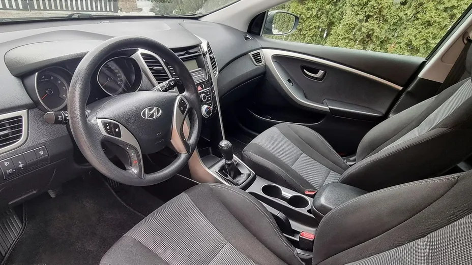 HYUNDAI i30 -