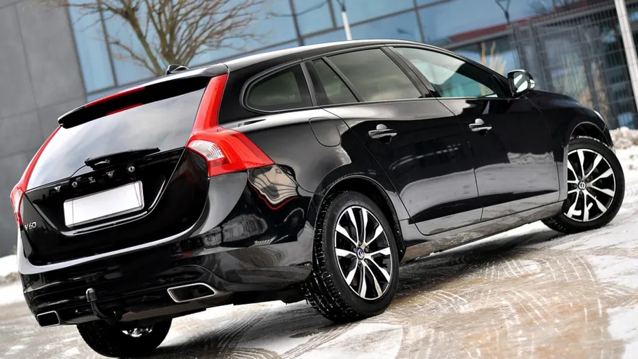 VOLVO V60 -