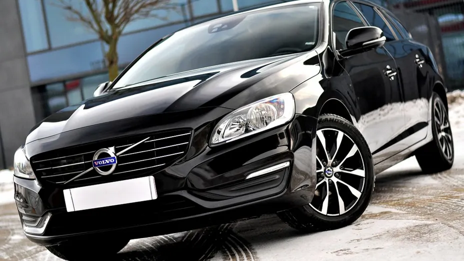 VOLVO V60 -
