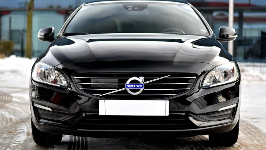 VOLVO V60 -