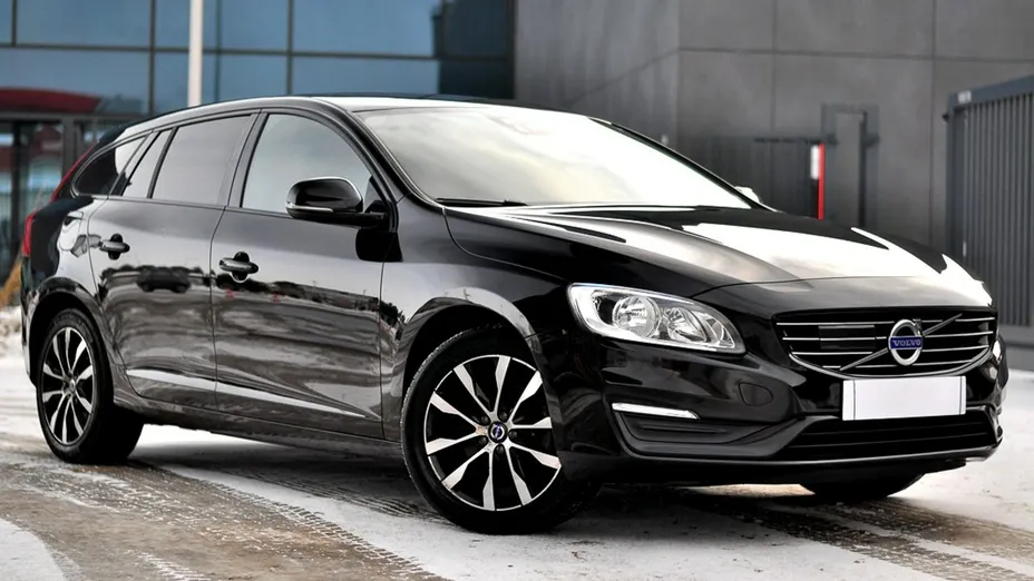 VOLVO V60 -