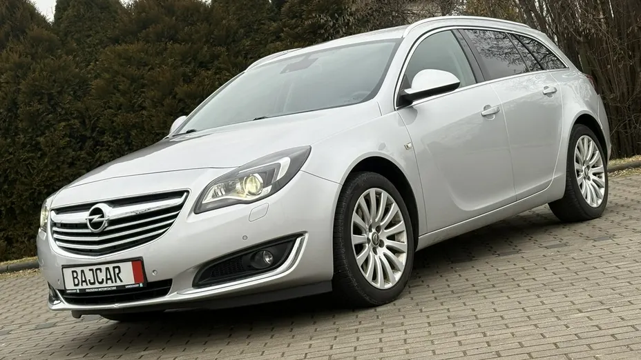 OPEL Insignia -