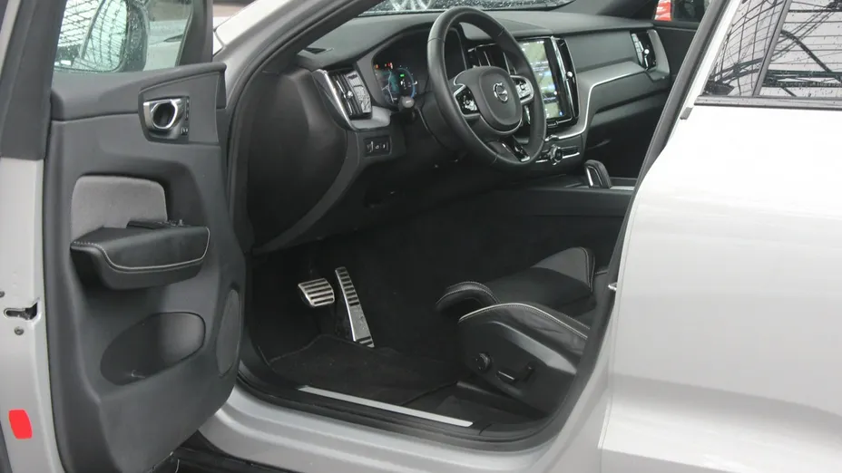 VOLVO XC60 -