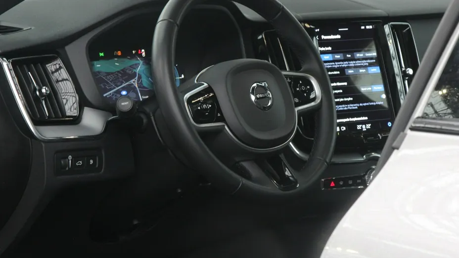 VOLVO XC60 -