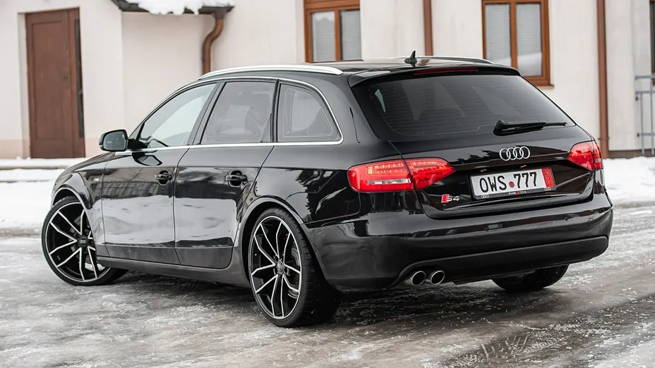 AUDI A4 -