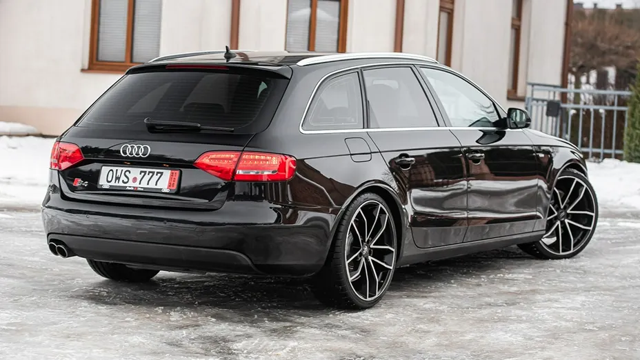 AUDI A4 -