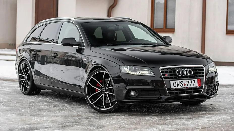 AUDI A4 -