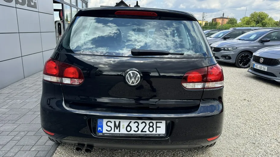 VOLKSWAGEN Golf -