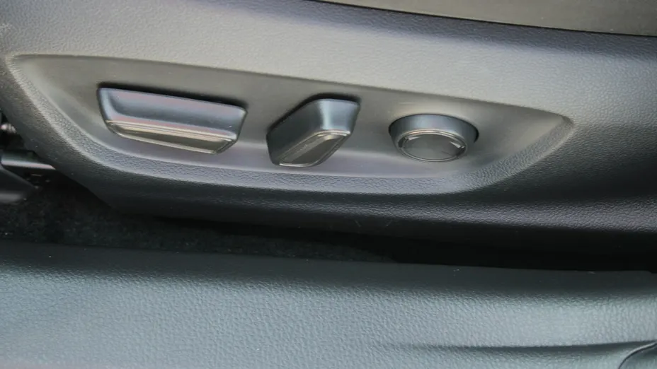 TOYOTA Camry -