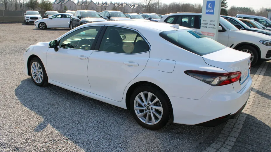 TOYOTA Camry -
