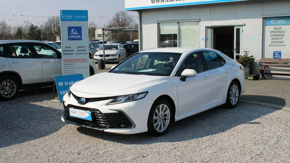 TOYOTA Camry -
